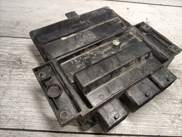 bontott RENAULT CLIO III Motorvezérlő