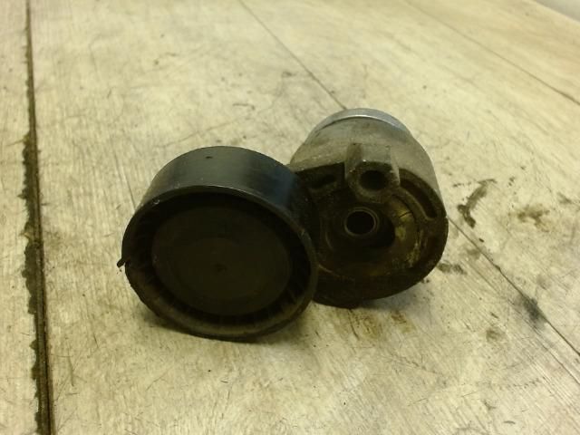 bontott RENAULT CLIO III Szíjfeszítő Görgő