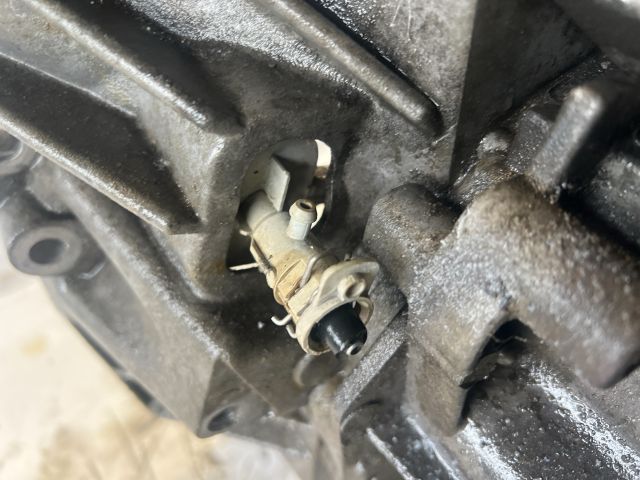 bontott RENAULT CLIO III Váltó (Mechanikus)