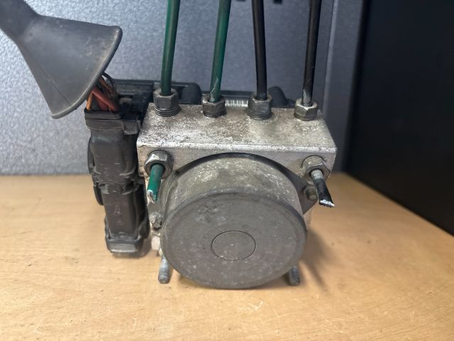 bontott RENAULT CLIO III ABS Kocka