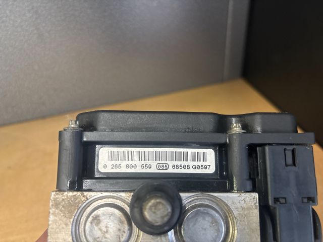 bontott RENAULT CLIO III ABS Kocka