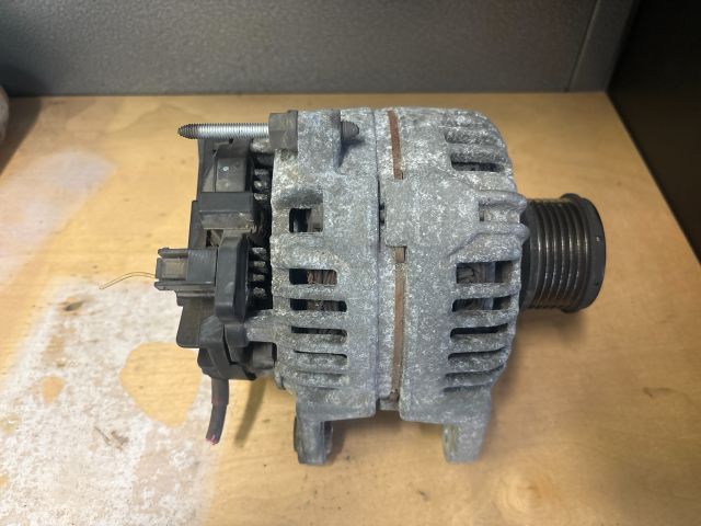 bontott RENAULT CLIO III Generátor