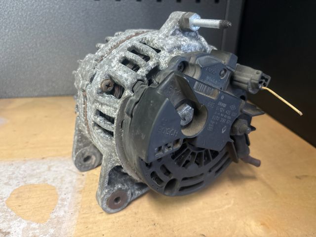 bontott RENAULT CLIO III Generátor