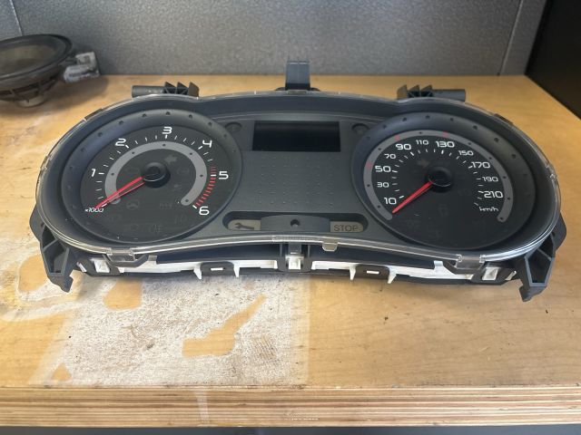 bontott RENAULT CLIO III Kilométeróra