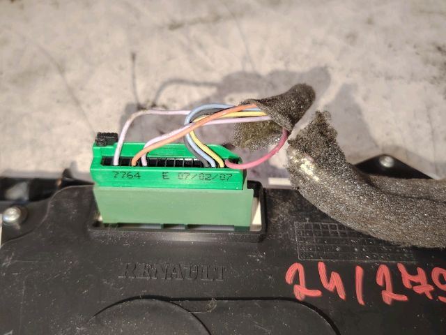 bontott RENAULT CLIO III Kilométeróra