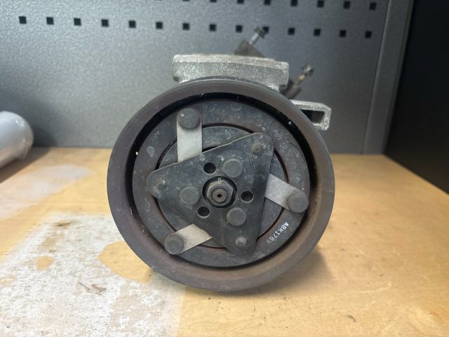 bontott RENAULT CLIO III Klímakompresszor