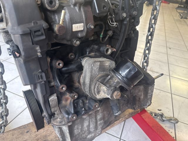 bontott RENAULT CLIO III Komplett Motor (Segédberendezésekkel)