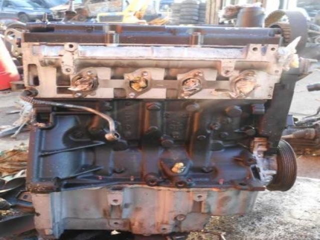 bontott RENAULT CLIO III Motor (Fűzött blokk hengerfejjel)