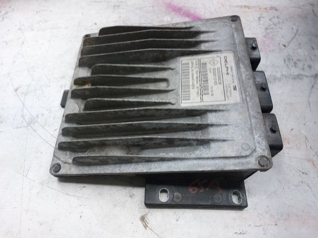 bontott RENAULT CLIO III Motorvezérlő
