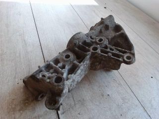 bontott RENAULT CLIO III Generátor Tartó Bak