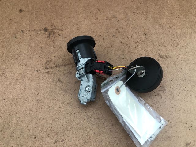 bontott RENAULT CLIO III Gyújtáskapcsoló Házzal