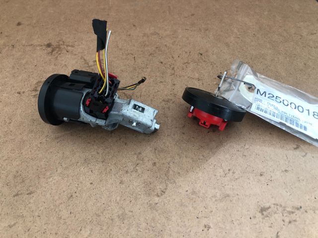 bontott RENAULT CLIO III Gyújtáskapcsoló Házzal