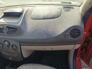 bontott RENAULT CLIO III Homlokfal (Üres lemez)