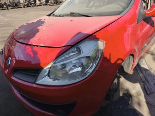 bontott RENAULT CLIO III Motor (Fűzött blokk hengerfejjel)