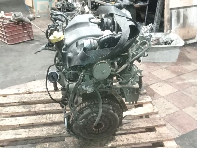 bontott RENAULT CLIO III Motor (Fűzött blokk hengerfejjel)