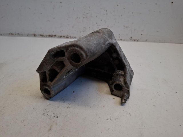 bontott RENAULT CLIO III Motor Tartó Bak (Fém)