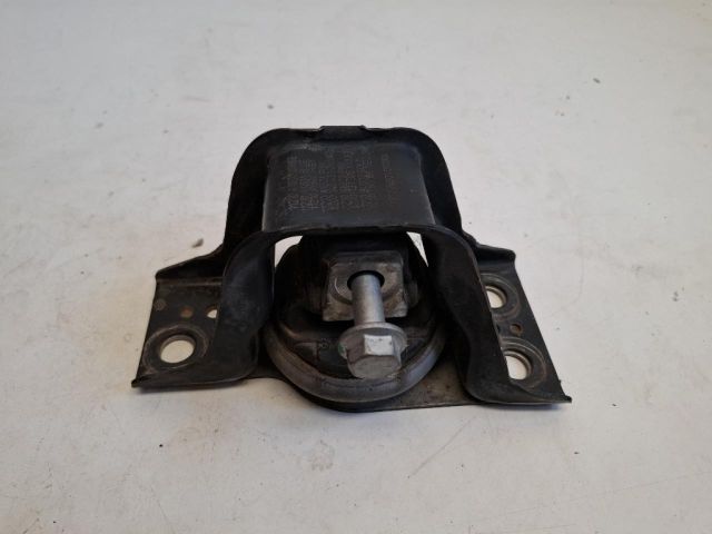 bontott RENAULT CLIO III Motor Tartó Bak Jobb