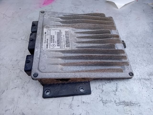 bontott RENAULT CLIO III Motorvezérlő