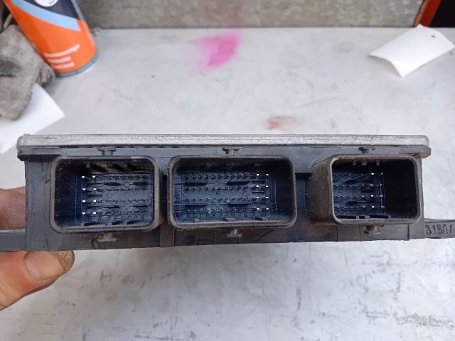 bontott RENAULT CLIO III Motorvezérlő