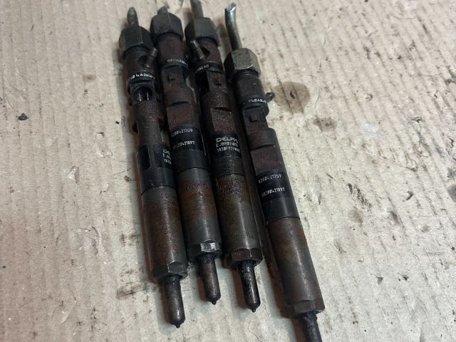 bontott RENAULT CLIO III Porlasztó Sor / Híd