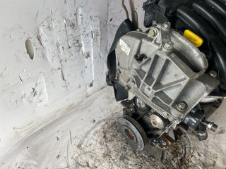 bontott RENAULT CLIO III Motor (Fűzött blokk hengerfejjel)