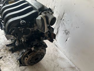 bontott RENAULT CLIO III Motor (Fűzött blokk hengerfejjel)