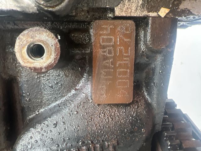 bontott RENAULT CLIO III Motor (Fűzött blokk hengerfejjel)