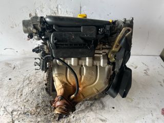 bontott RENAULT CLIO III Motor (Fűzött blokk hengerfejjel)