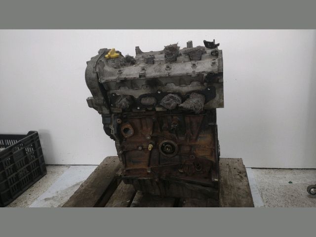 bontott RENAULT CLIO III Motor (Fűzött blokk hengerfejjel)