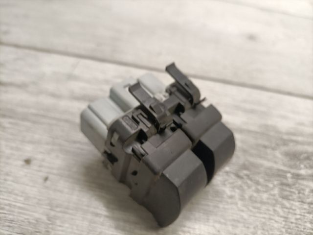 bontott RENAULT CLIO III Ablakemelő Kapcsoló Négyes / Kettes