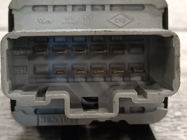 bontott RENAULT CLIO III Ablakemelő Kapcsoló Négyes / Kettes