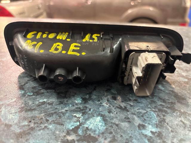 bontott RENAULT CLIO III Ablakemelő Kapcsoló Négyes / Kettes