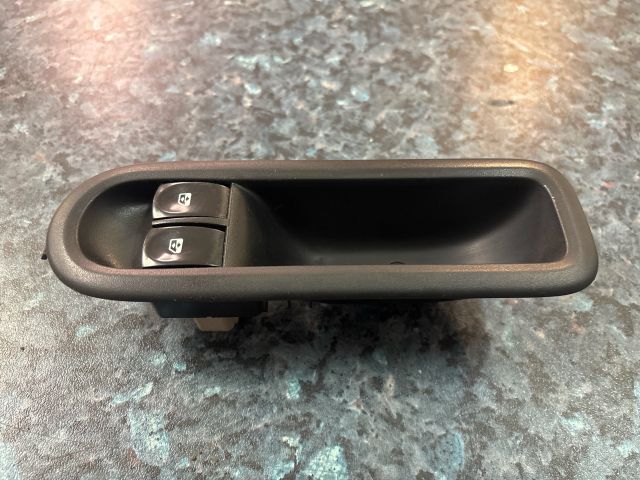 bontott RENAULT CLIO III Ablakemelő Kapcsoló Négyes / Kettes