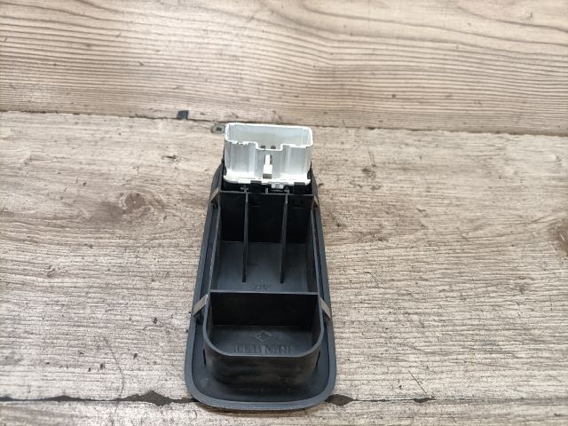 bontott RENAULT CLIO III Ablakemelő Kapcsoló Négyes / Kettes