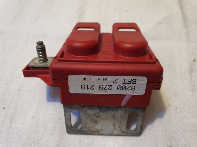 bontott RENAULT CLIO III Akkumulátor Saru Elektronikával