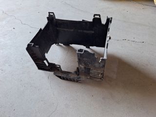 bontott RENAULT CLIO III Akkumulátor Tartó