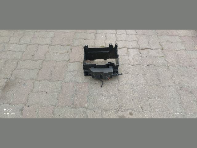 bontott RENAULT CLIO III Akkumulátor Tartó