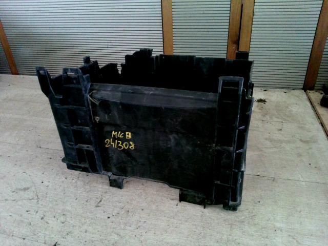 bontott RENAULT CLIO III Akkumulátor Tartó