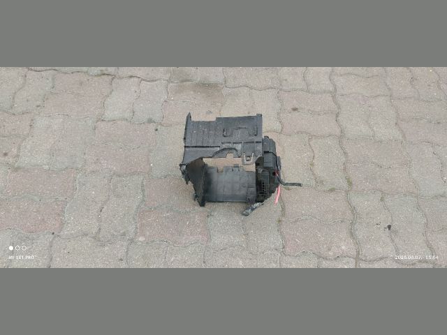 bontott RENAULT CLIO III Akkumulátor Tartó