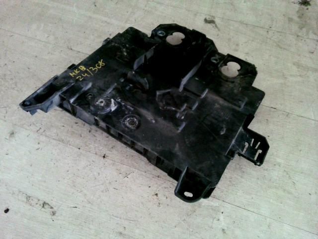 bontott RENAULT CLIO III Akkumulátor Tartó