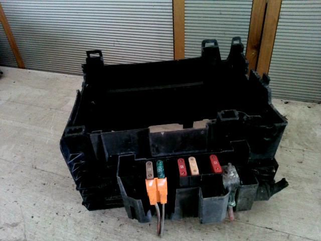 bontott RENAULT CLIO III Akkumulátor Tartó