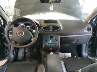 bontott RENAULT CLIO III Bal A Oszlop Burkolat