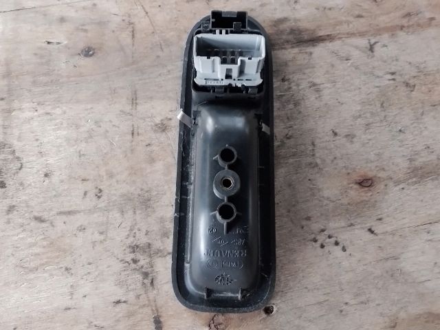 bontott RENAULT CLIO III Bal első Ablakemelő Kapcsoló