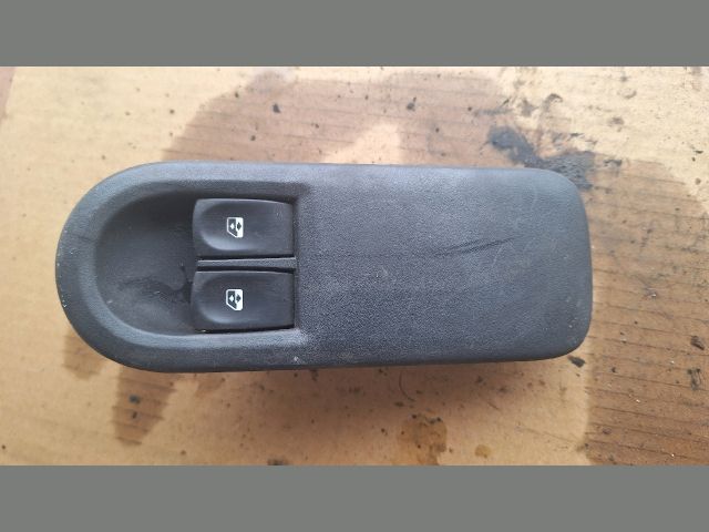 bontott RENAULT CLIO III Bal első Ablakemelő Kapcsoló