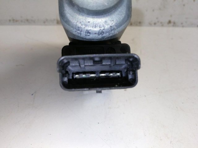 bontott RENAULT CLIO III Bal első Ablakemelő Motor