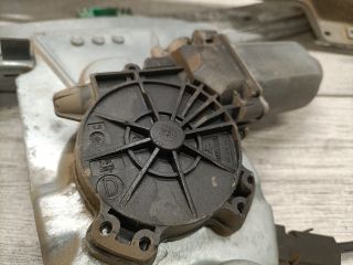 bontott RENAULT CLIO III Bal első Ablakemelő Szerkezet (Elektromos)