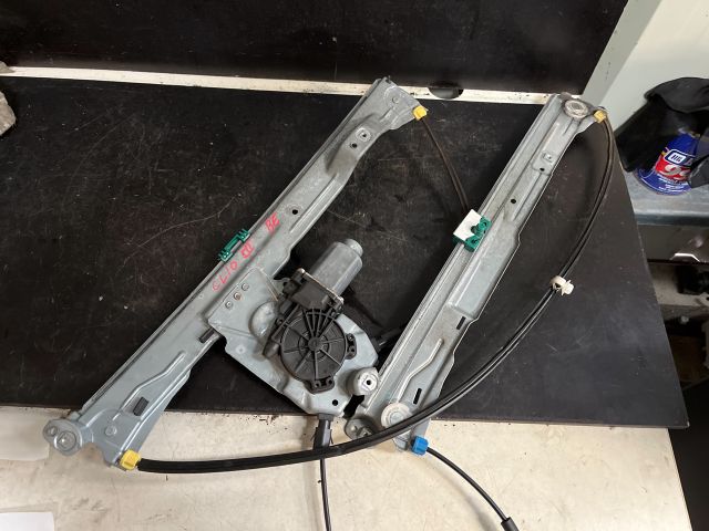 bontott RENAULT CLIO III Bal első Ablakemelő Szerkezet (Elektromos)