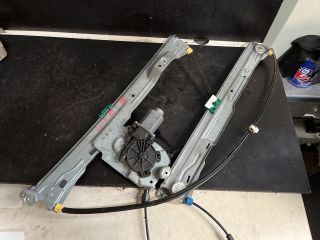 bontott RENAULT CLIO III Bal első Ablakemelő Szerkezet (Elektromos)