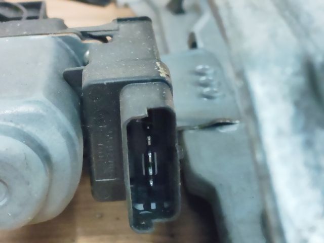 bontott RENAULT CLIO III Bal első Ablakemelő Szerkezet (Elektromos)