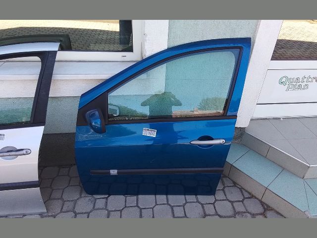 bontott RENAULT CLIO III Bal első Ajtó (Részeivel)